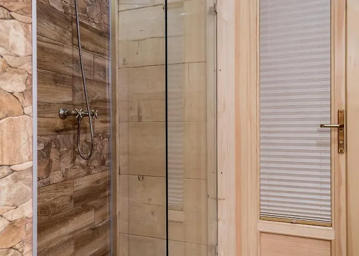 Przy Dolinie Z Sauna كوشتيليسكا