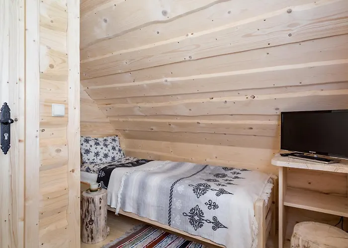 Przy Dolinie Z Sauna كوشتيليسكا