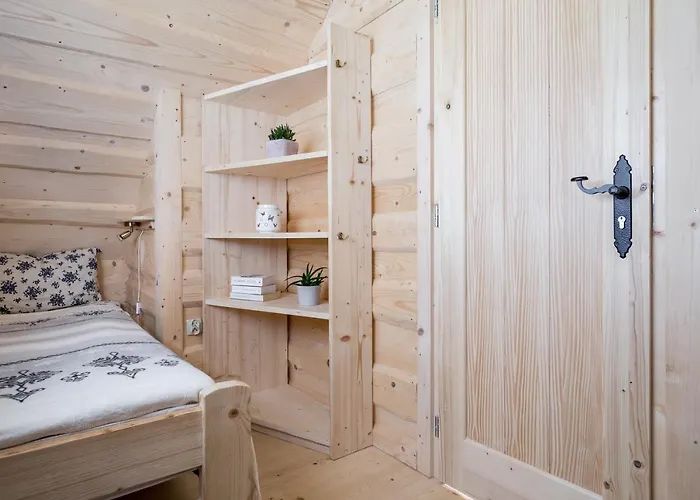 Przy Dolinie Z Sauna * كوشتيليسكا